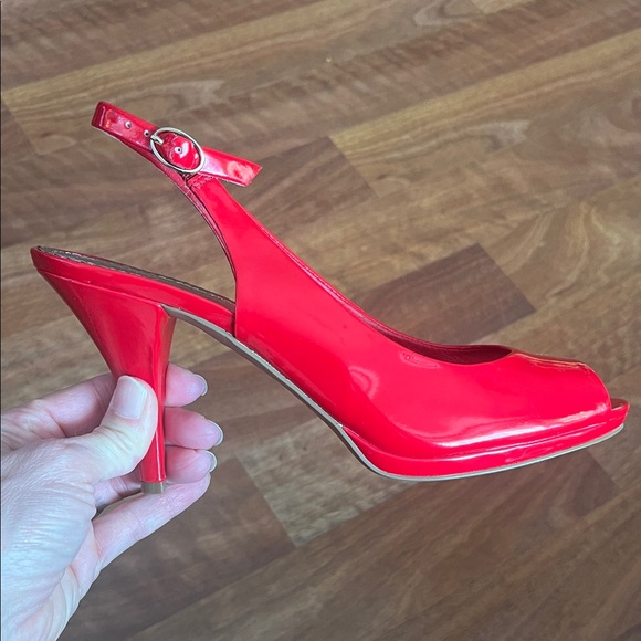 Like new Laura Ashley Vibrant Red Slingback Heels - Picture 3 of 16